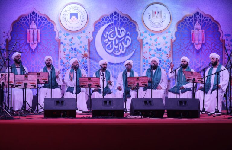 فرقتا "الحضرة المصرية" و "القومي للمسرح" تحييان الليلة العاشرة لـ "هل هلالك"