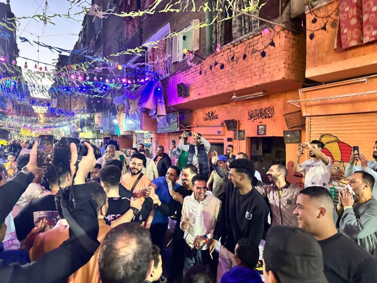 حمادة هلال يحتفل مع أهالي منطقته